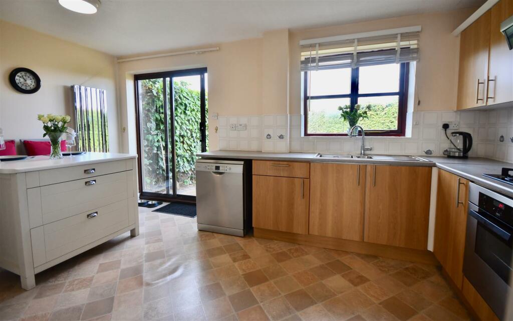 Kitchen/Dining