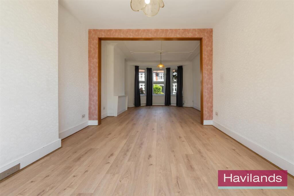 Oaktree Avenue-14.jpg