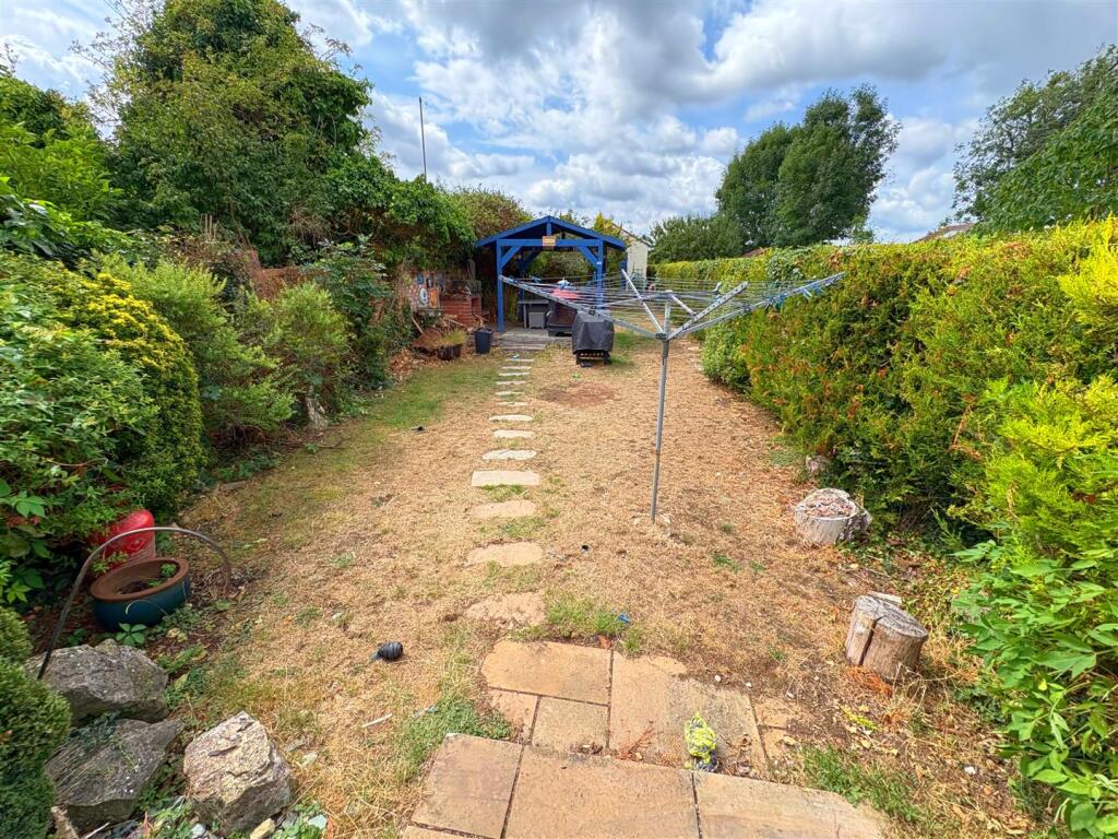 Rear garden (5).jpg