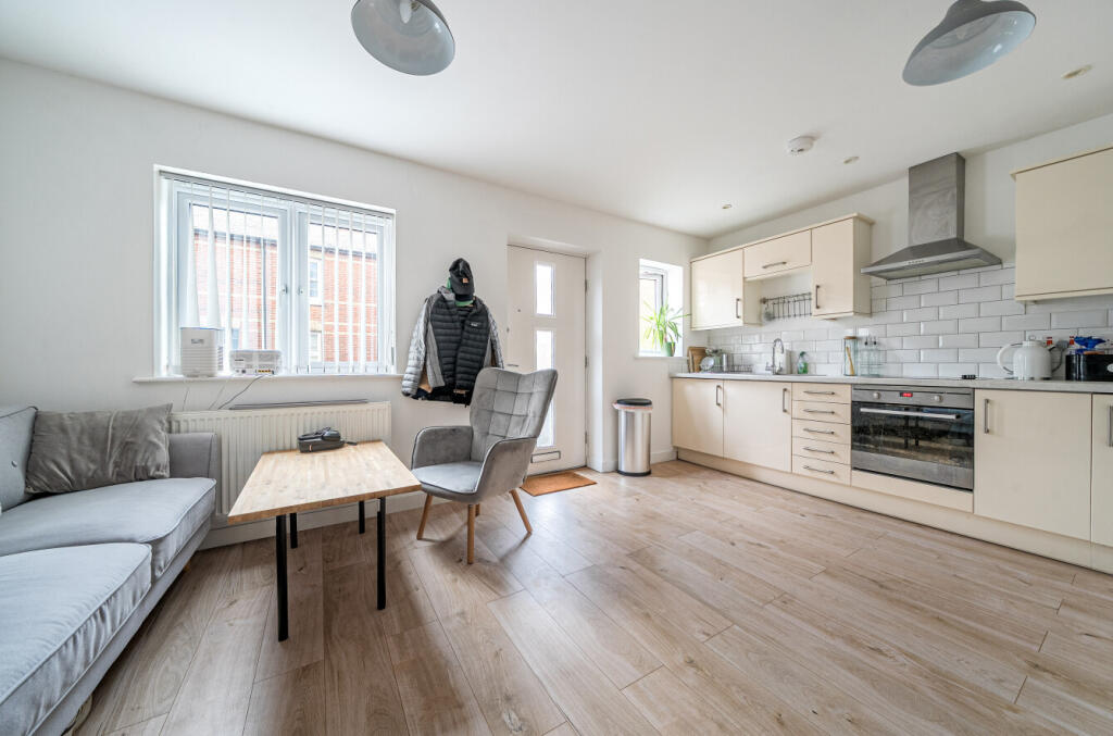 1313696-11-685a68...