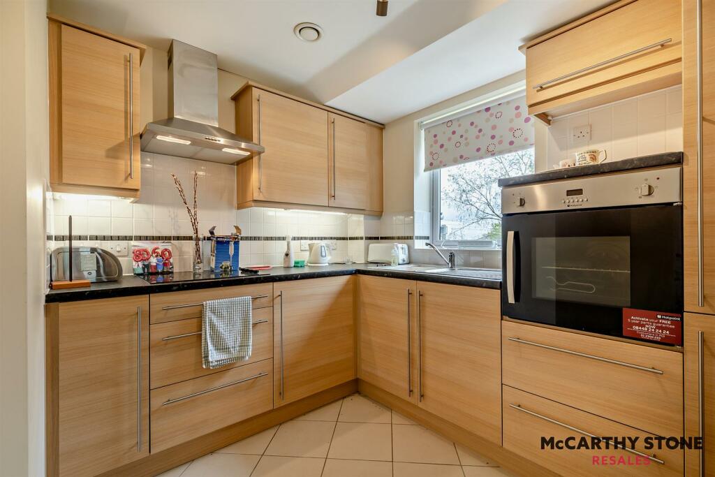 8592260-interior05-800.jpg