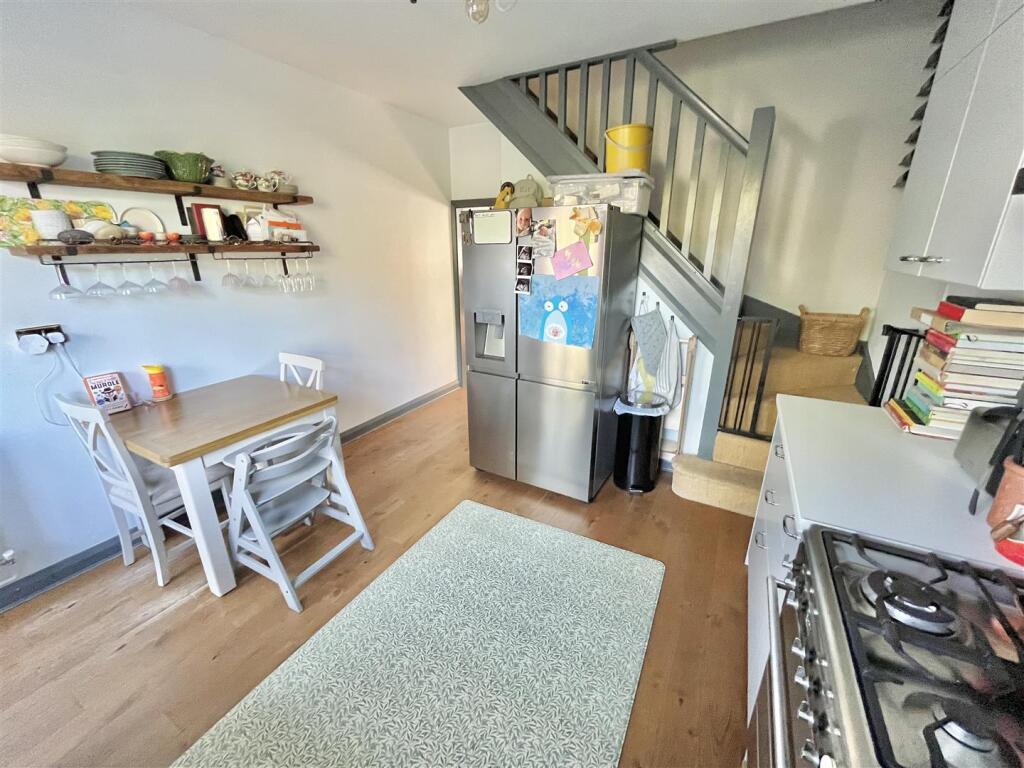 Dining Kitchen Aspect 4