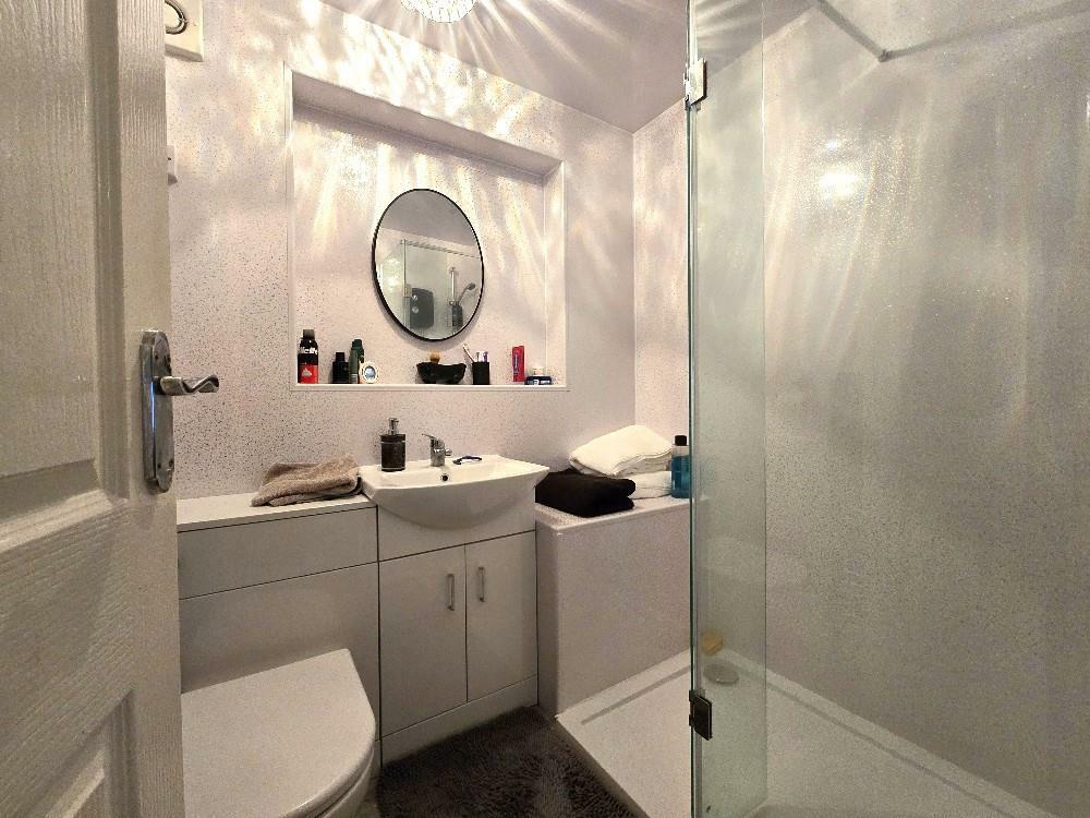 Shower Room .jpg