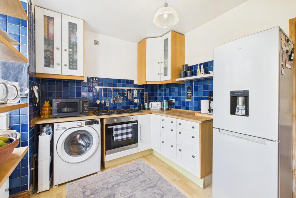 CAM03162G0-PR0310-STILL004