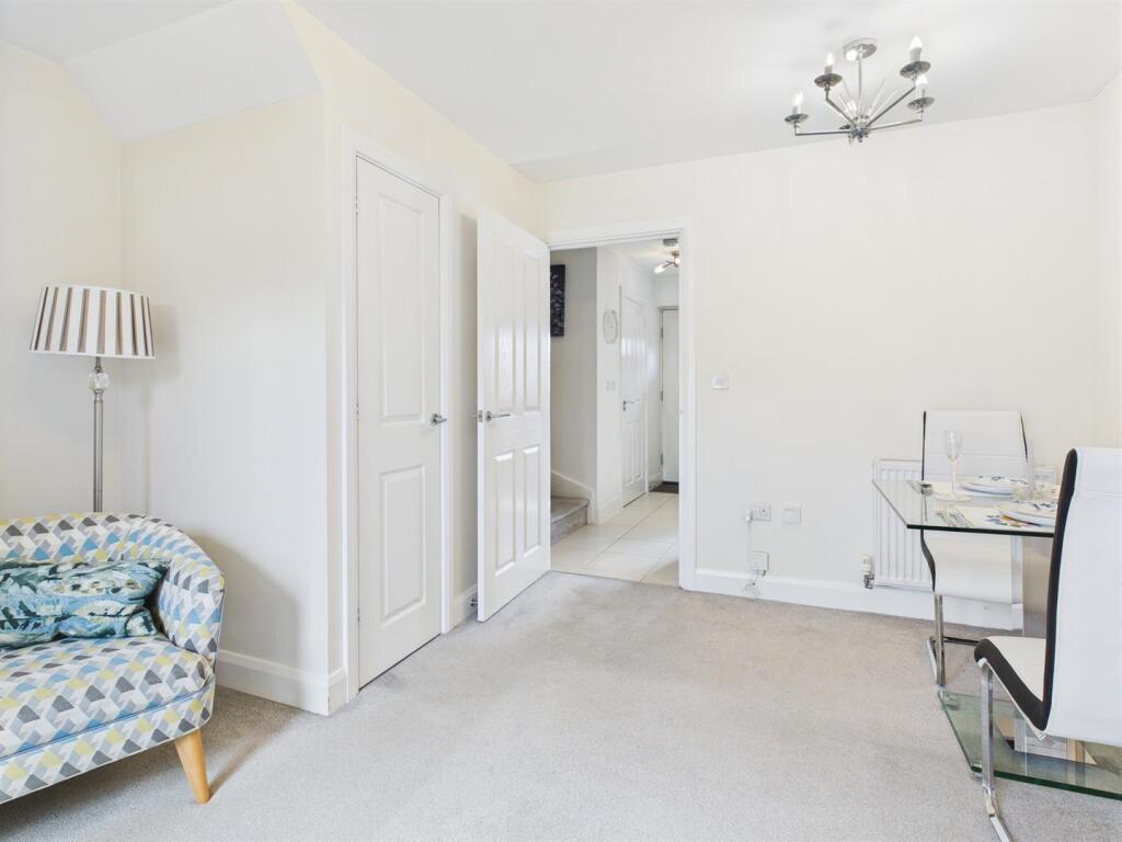 Lounge/Dining Room