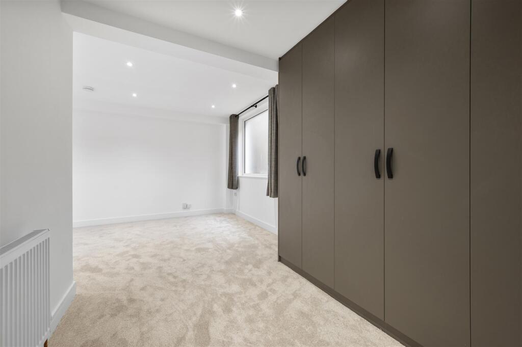 Flat 3, 80 Durham Road,14.jpg