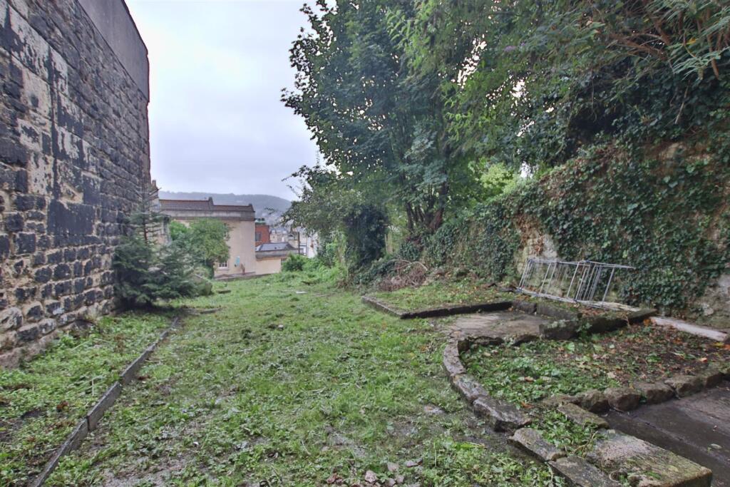 Garden (2).JPG