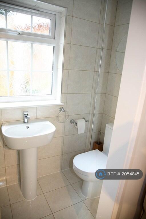 Wash Basin &amp; Toilet 