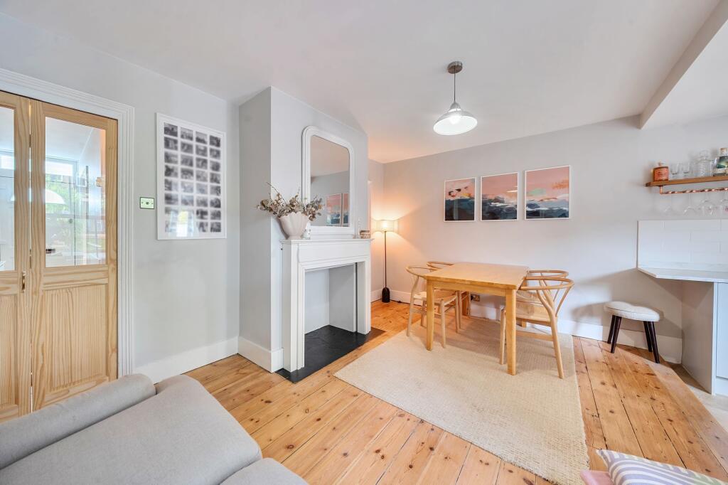 Kitchen/Dining Room (2)