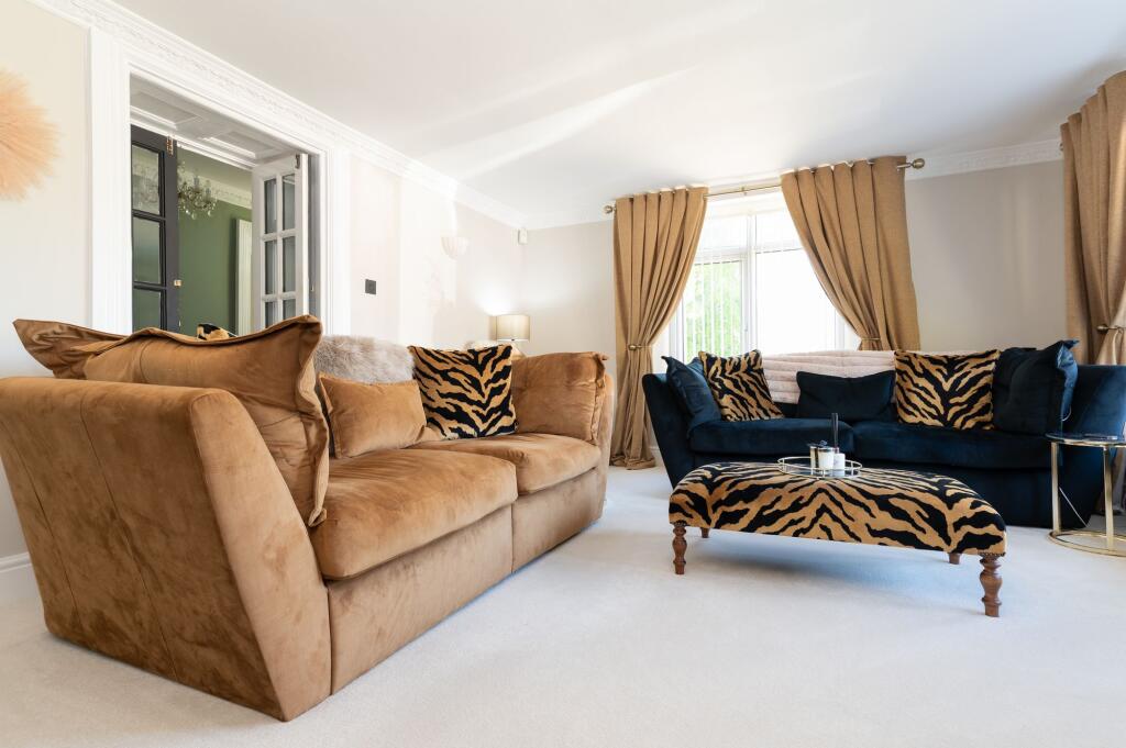 RECEPTION ROOMS AND KITCHEN