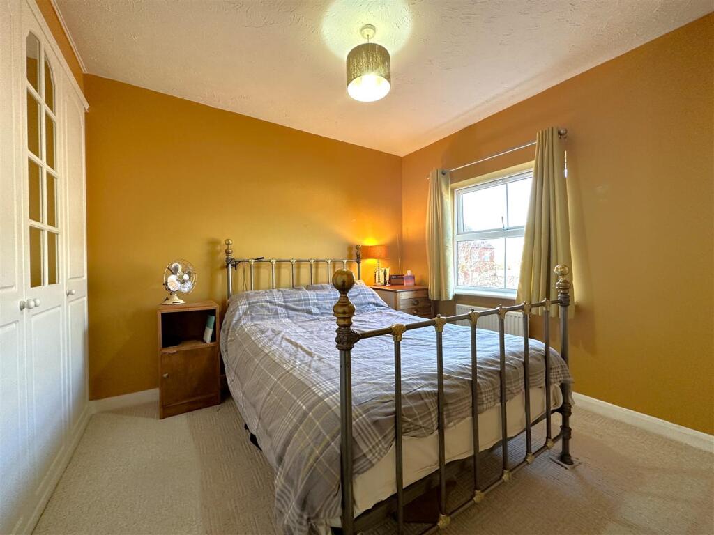 Master Bedroom 957