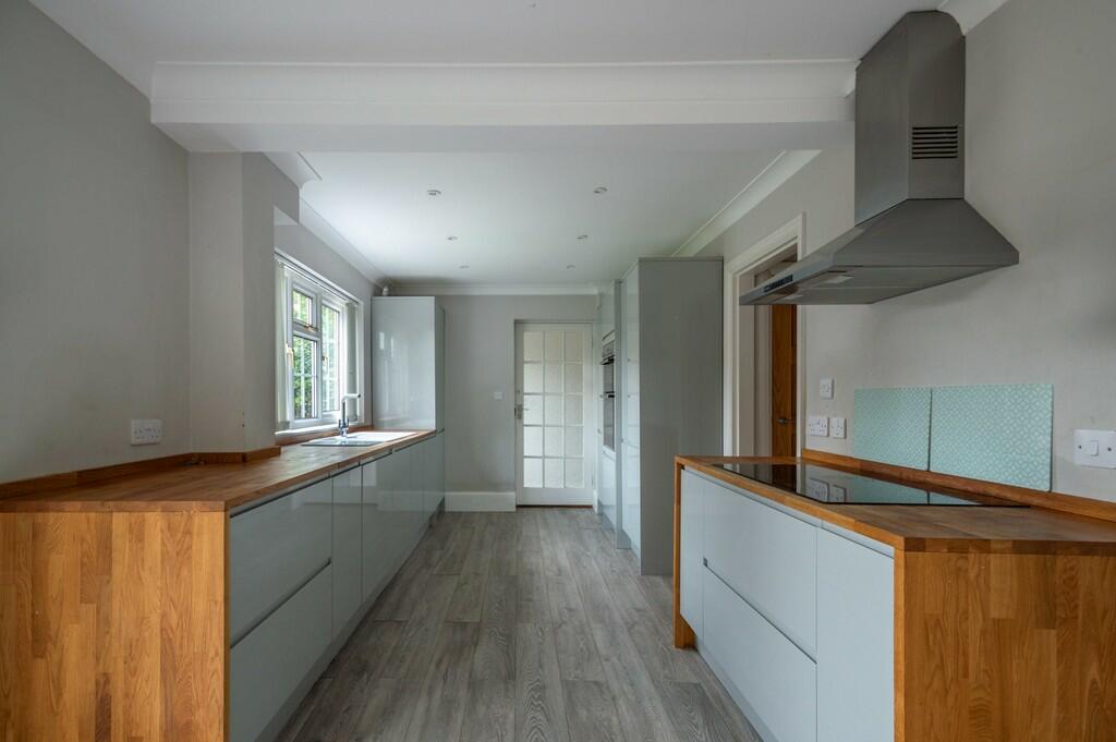 10 Falmouth Garde...