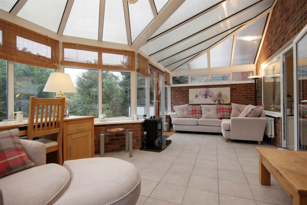 P SHAPED CONSERVATORY