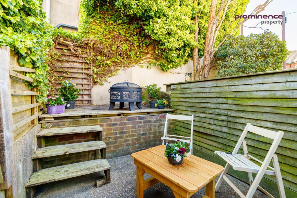 12 Shanklin Road-11_lge