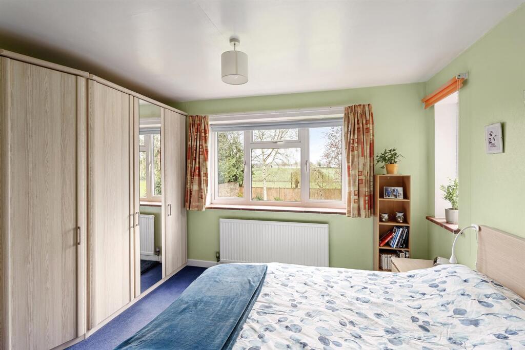 7 Harford Manor Close-18.jpg
