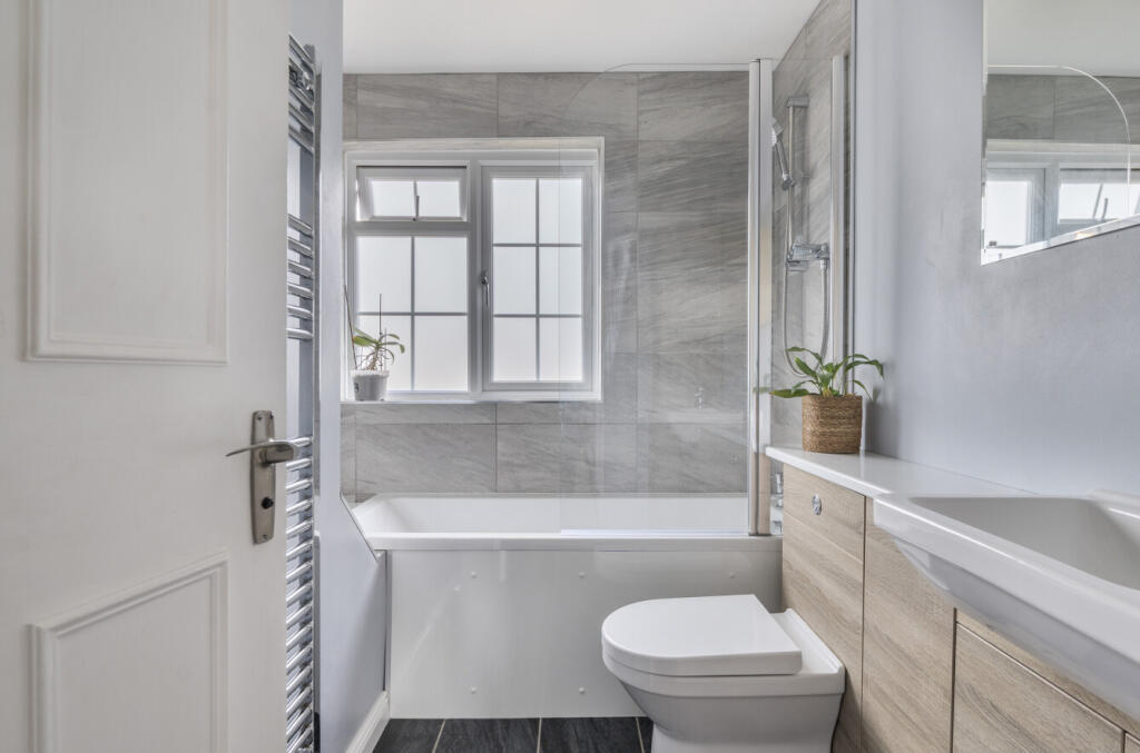 1304589-15-6842c0...