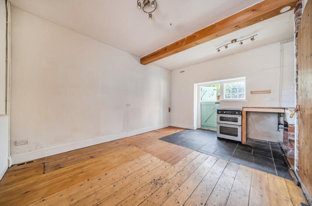 1376430-12-690b6a...