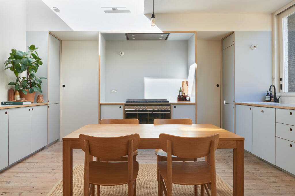 276160 - inigo_21_wisteria_06_04_25_10132_doors...