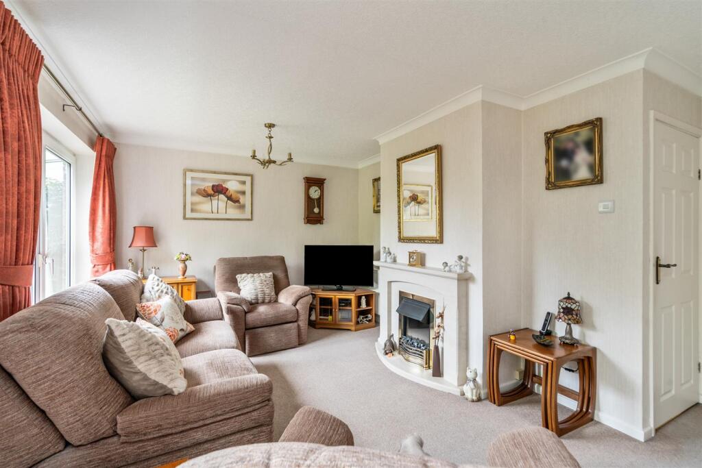 46 Hornbrook Grove_13.jpg