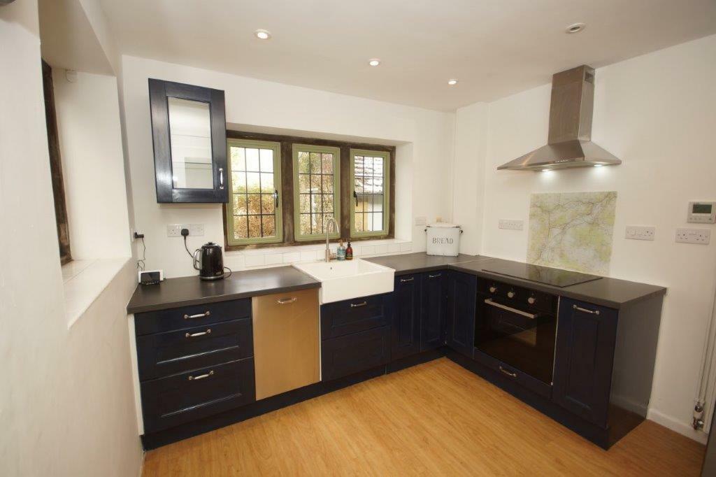 Walnut Cottage - Kitchen 2.jpg