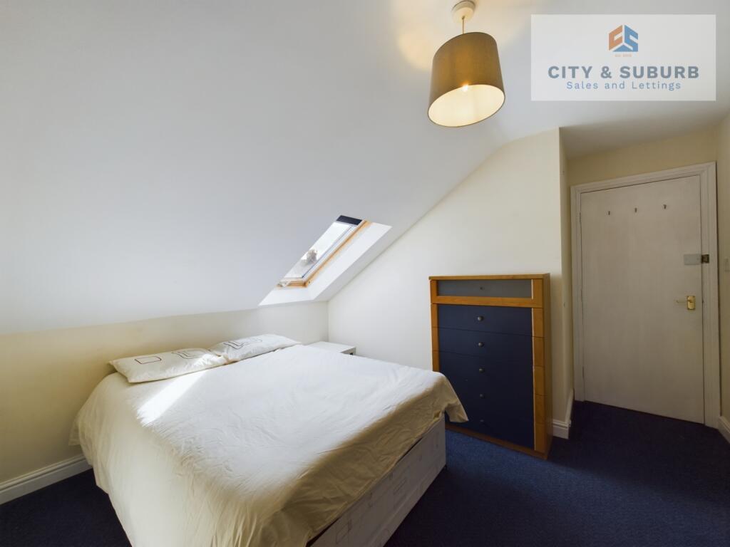 CAM01351G0-PR0117-STILL011