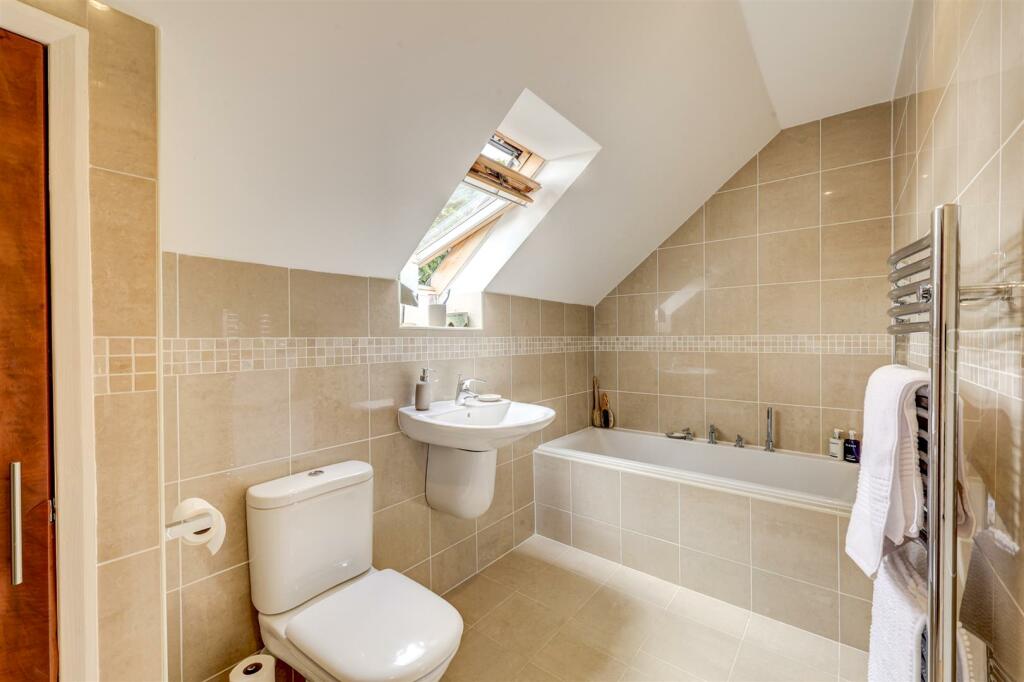 Primary En-Suite