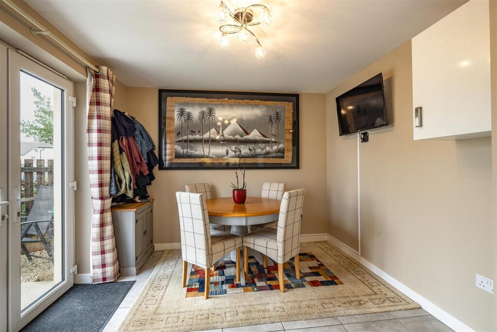 8 Knoll Park Avenue Galashiels 24.JPG