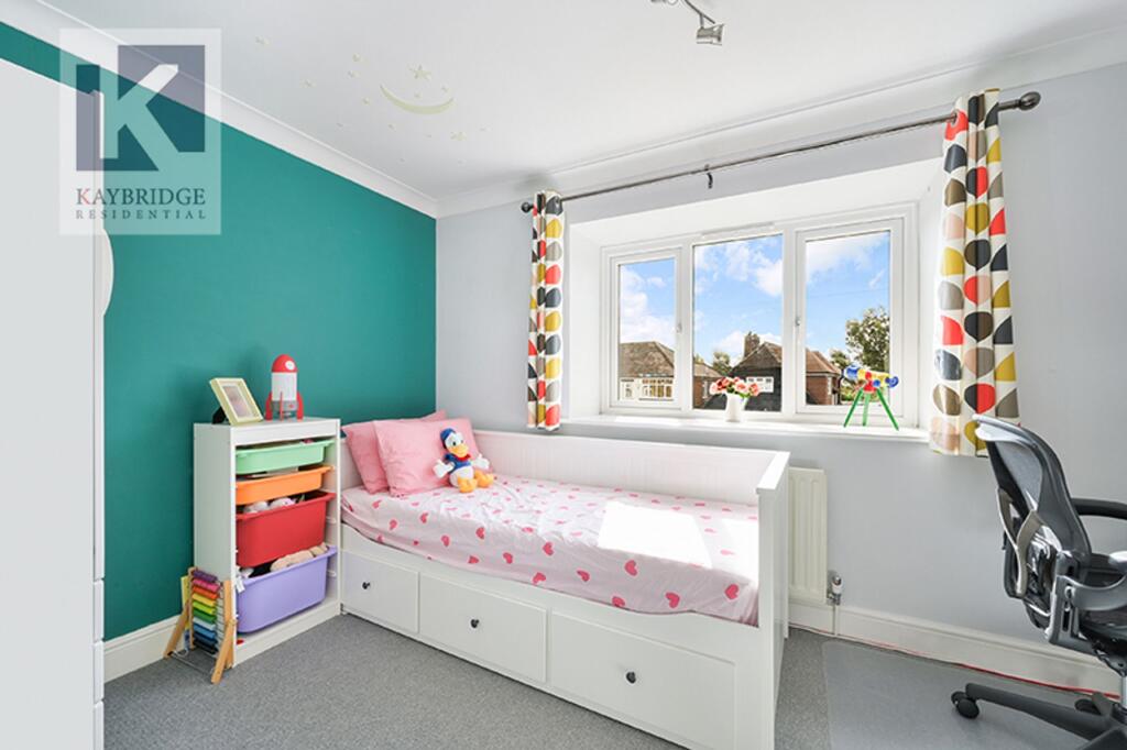 Charminster Road, Worcester Park - KT4 8PS