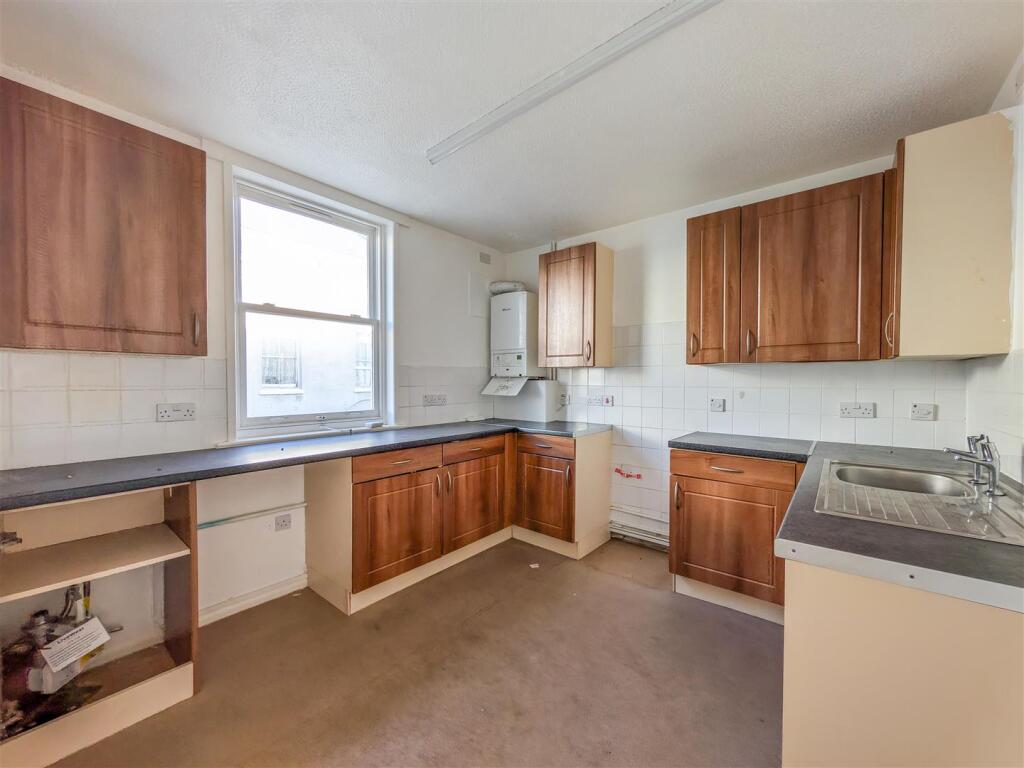 40A Adelaide Street Stonehouse, Plymouth PL1 3JF |