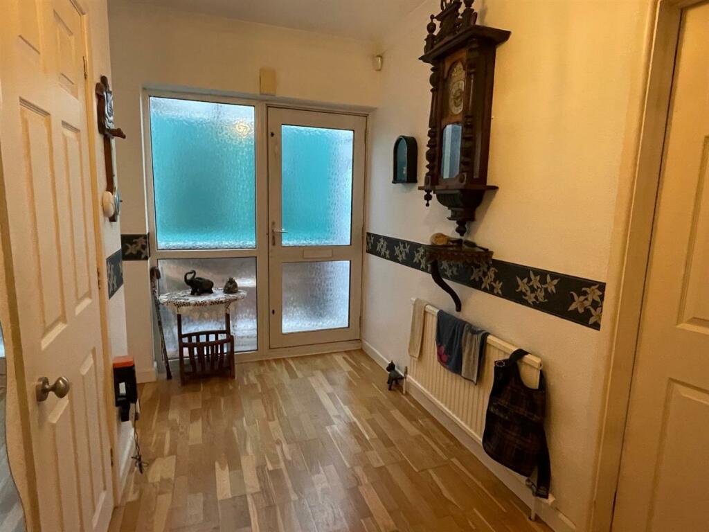Hallway.jpg