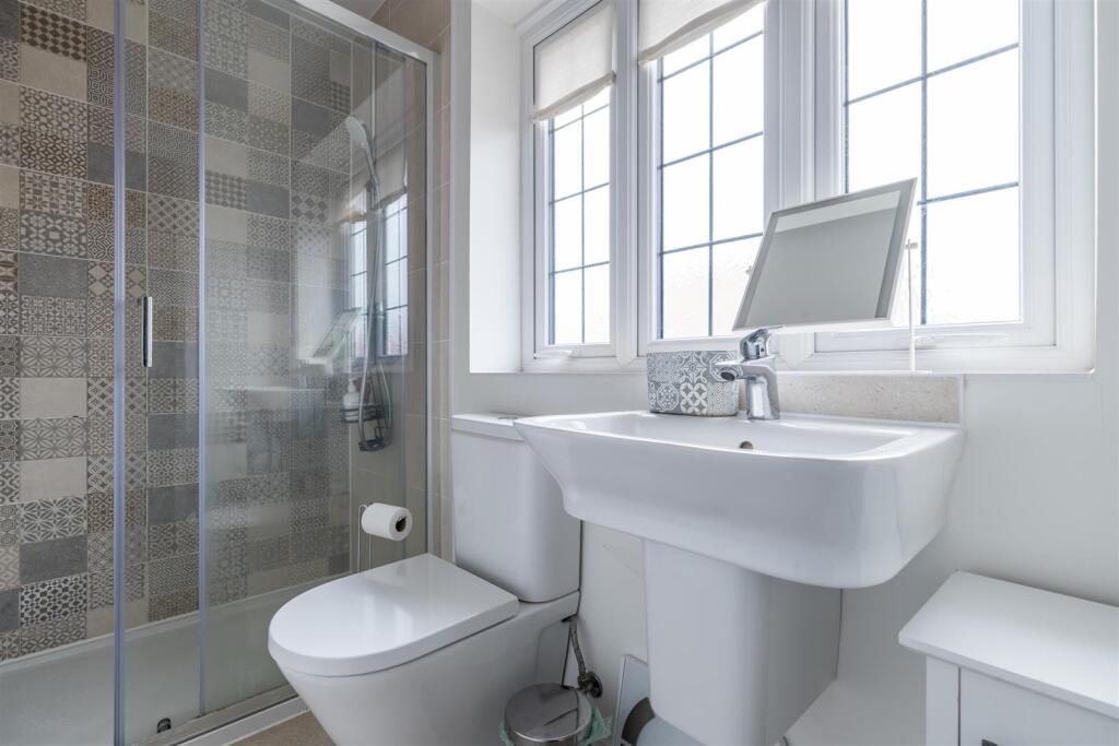 ENSUITE .jpg