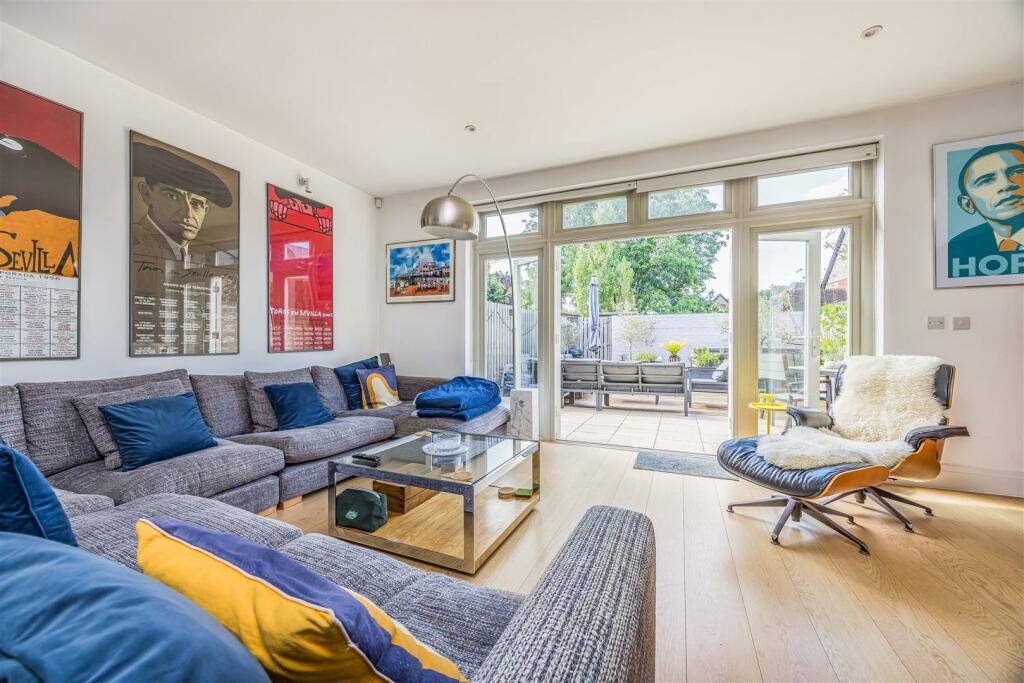 2 Charlotte Avenue, Chichester-Small-PorticoMarket