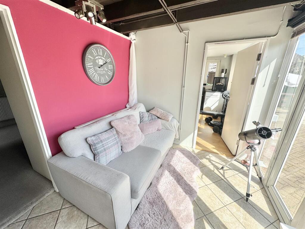 annex living area