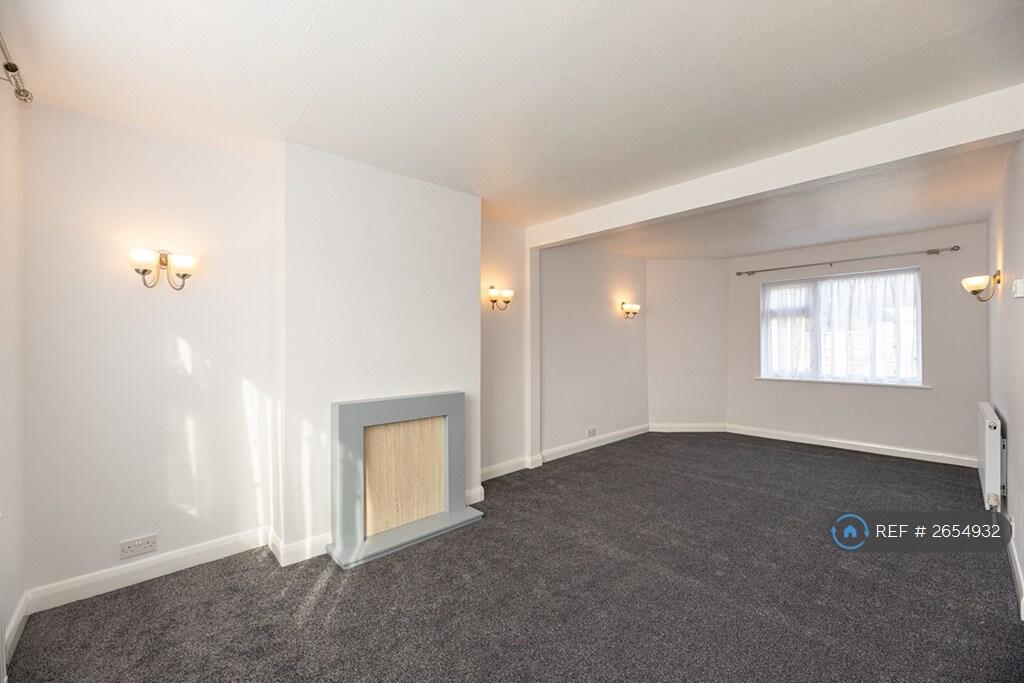 Living Room / Dining