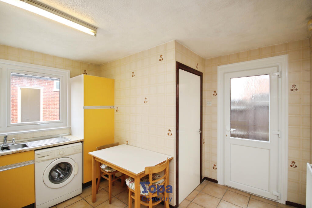 3353cebb-Kitchen 202.JPG