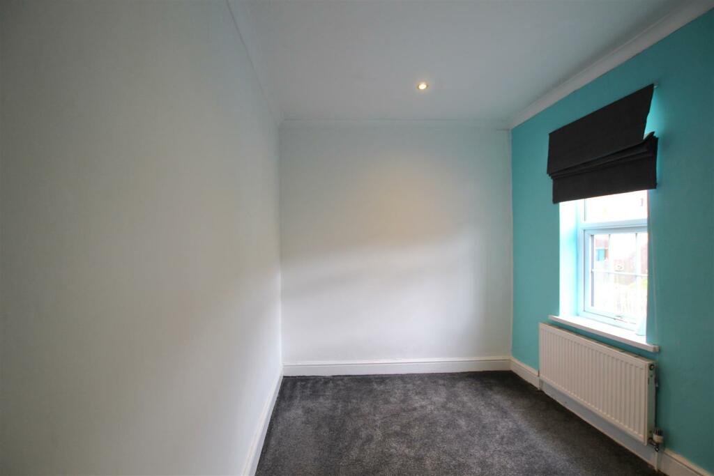 Bedroom 1.JPG