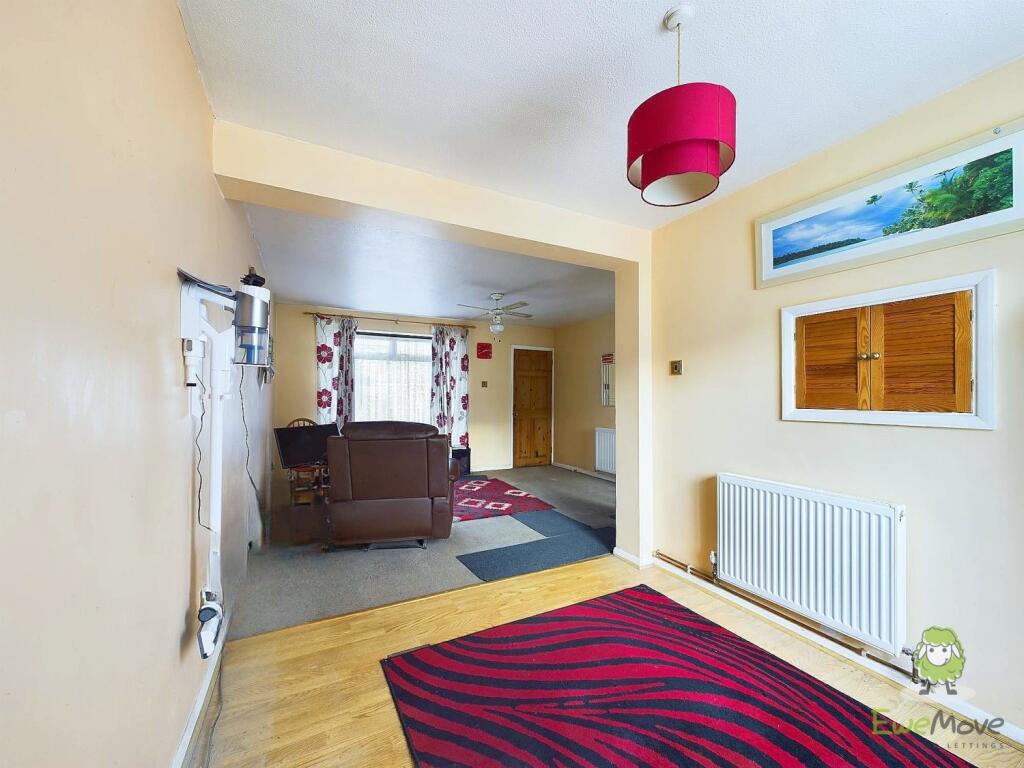 CAM01543G0-PR0105-STILL010