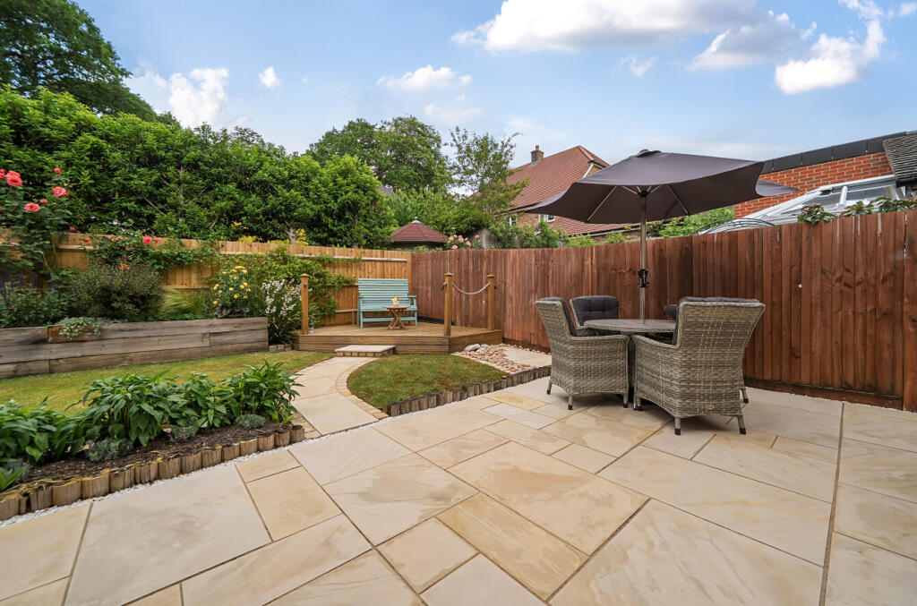 1298488-10-683722...