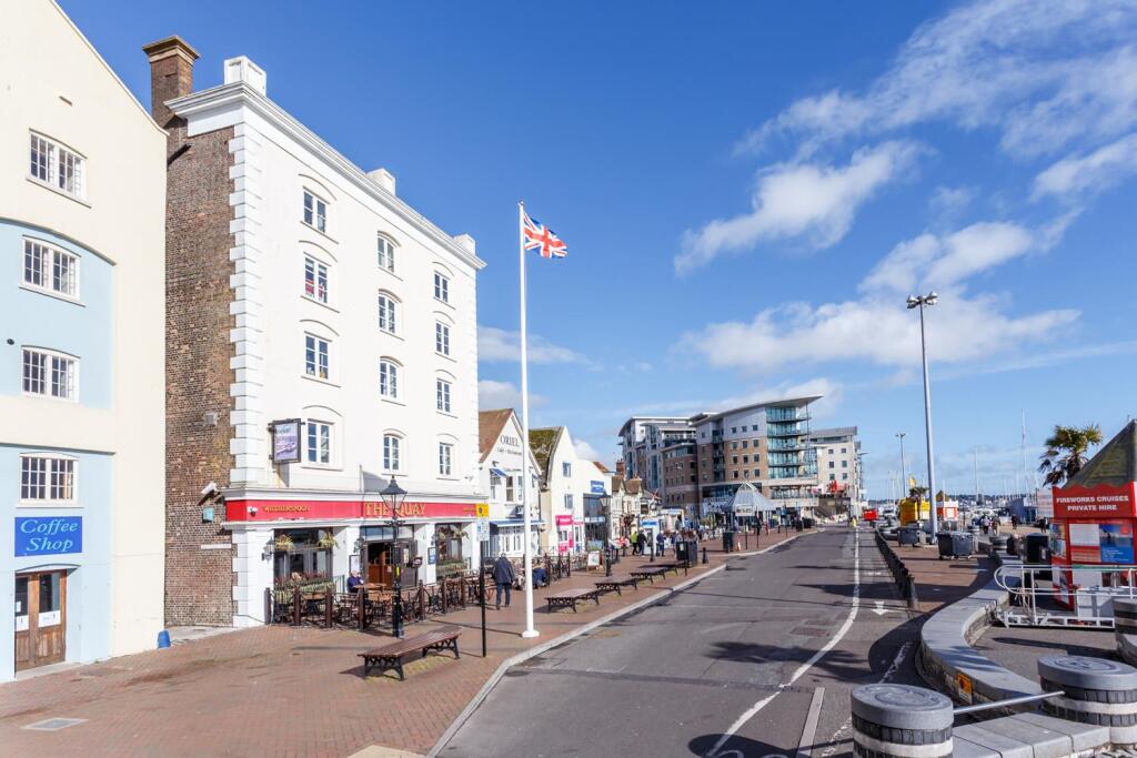 Flat 2 Rowes Warehouse-ph3_web 72.jpg