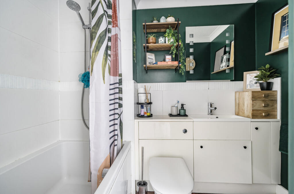 1347990-20-68b805...