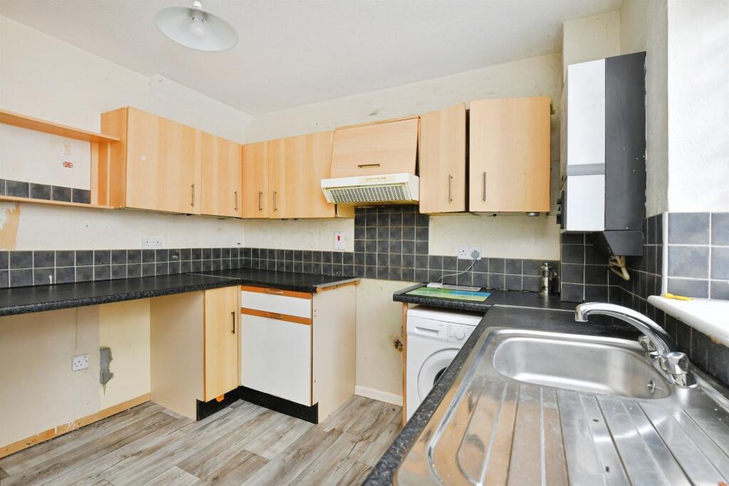 Kitchen &amp; Dining Space 