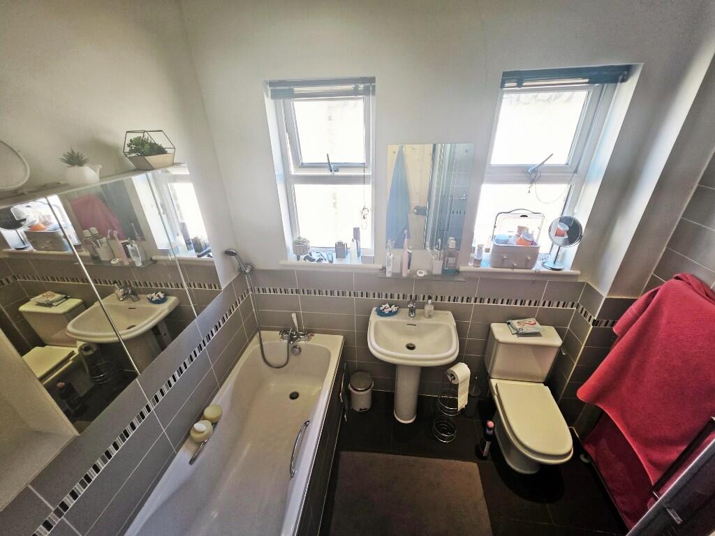 Bath/Shower Room