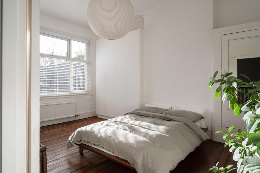 322858 - Tottenhall Road, London N13 - high res...