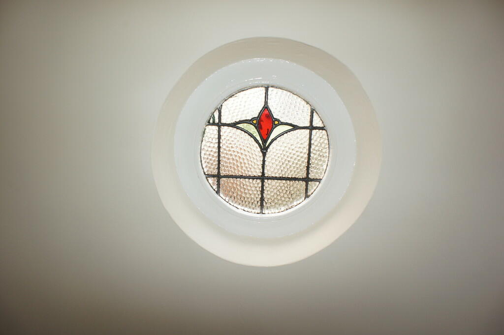 hall side window