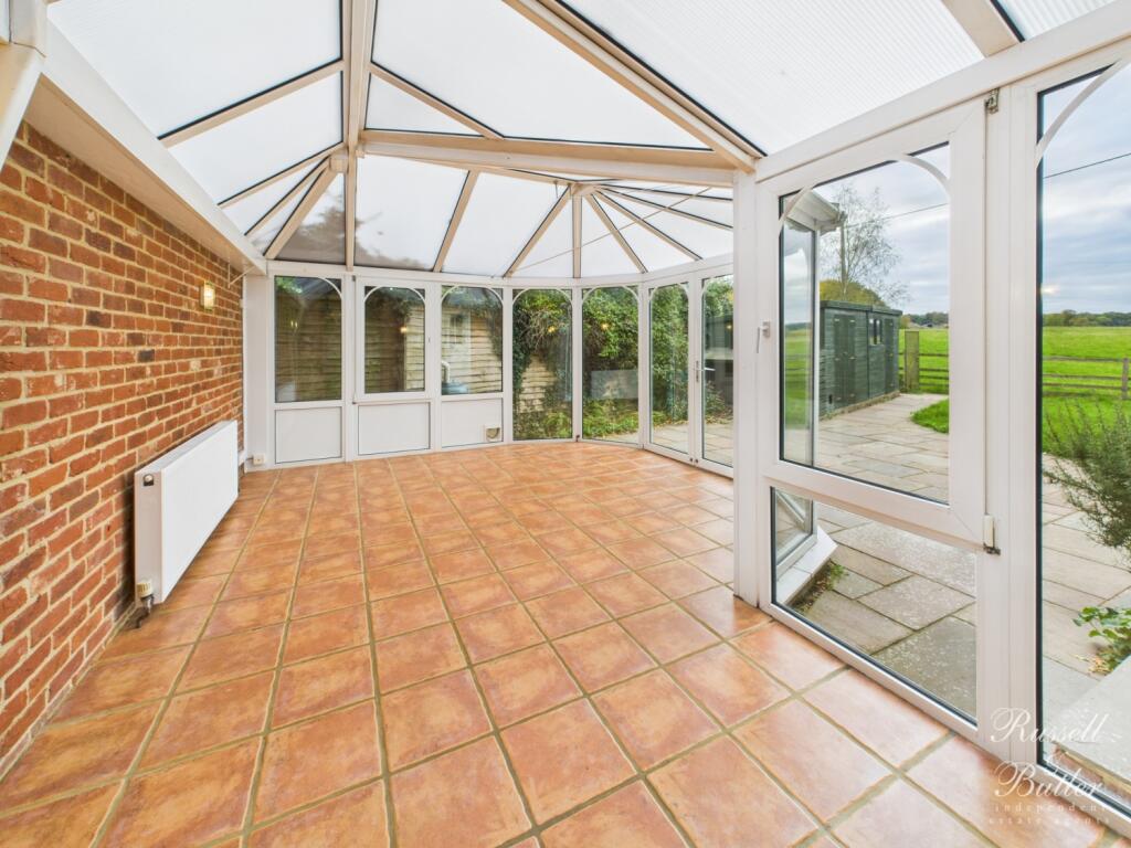 CAM02127G0-PR0350-STILL018