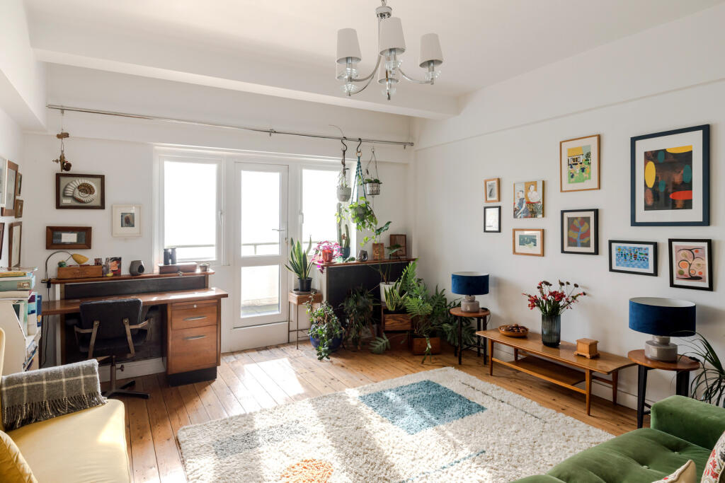 237714 - 98 Marine Court-1.jpg