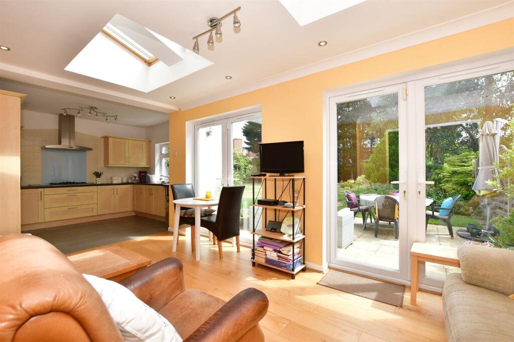 Kitchen/Living Area