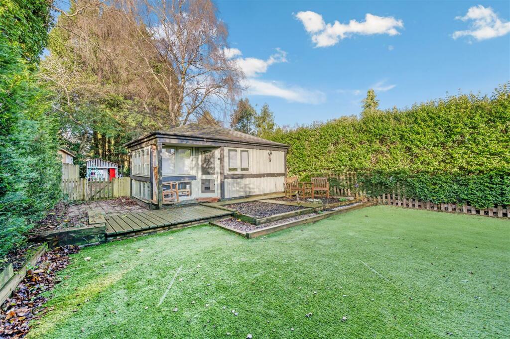 THE GREEN, 16-53.jpg