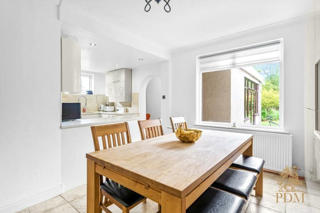 2 Parkside Wollaton NG8 2NN
