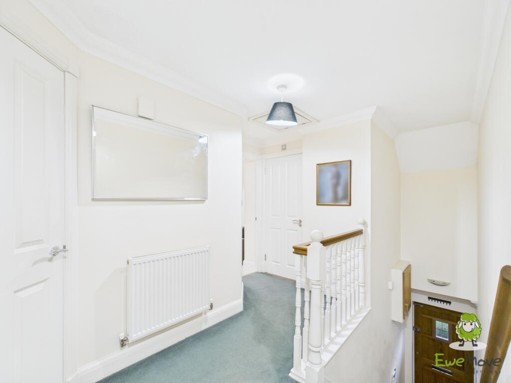 EweMove Estate Agents Basingstoke - Garrett Court 